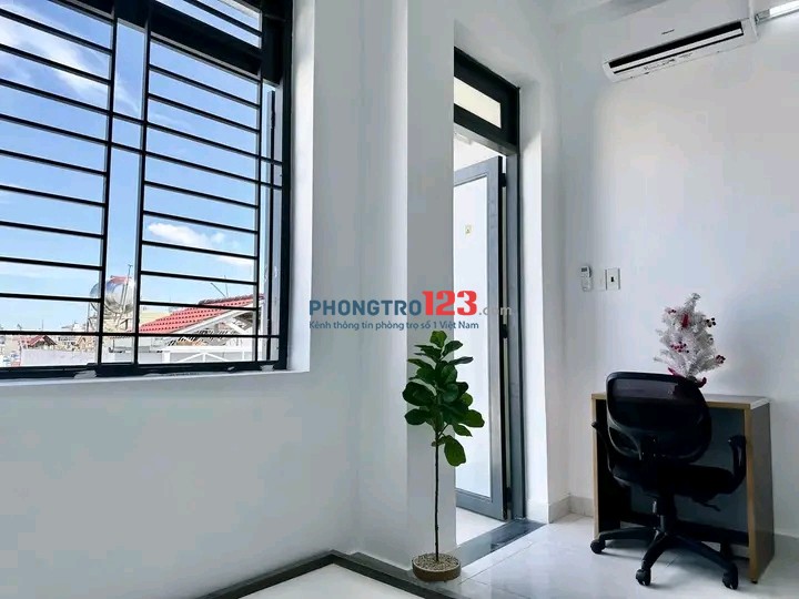 Studio 28m2 thoáng, full nội thất Nguyễn Gia Trí, quận Bình Thạnh, GTVT, Hutech, Hàng Xanh