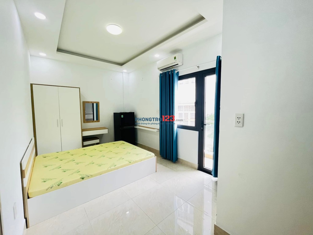 TRỐNG LẠI CĂN DUPLEX CÓ BAN CÔNG RỘNG SÁNG THOÁNG SẴN MÁY LẠNH