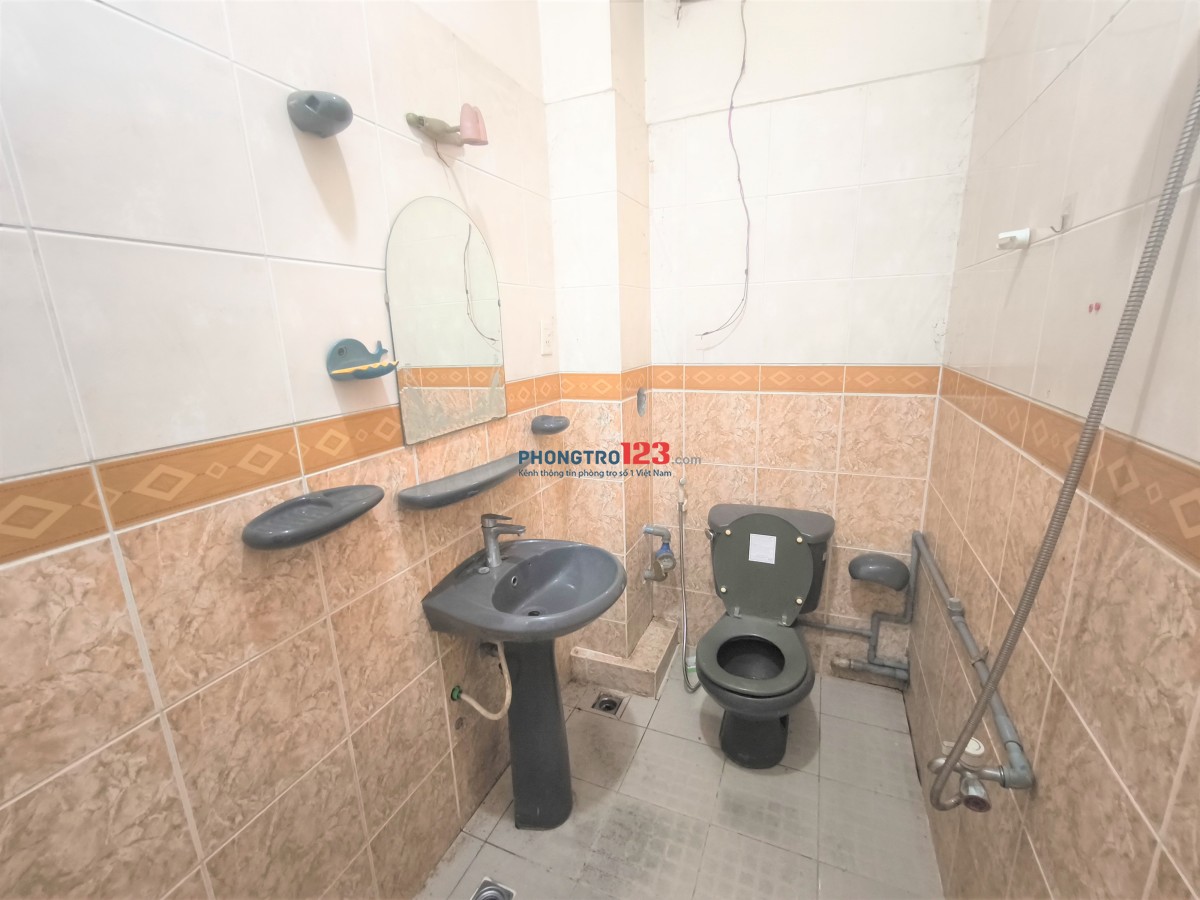 Tìm bạn ở ghép, phòng 2 - 3 người, mỗi người 1500k/tháng