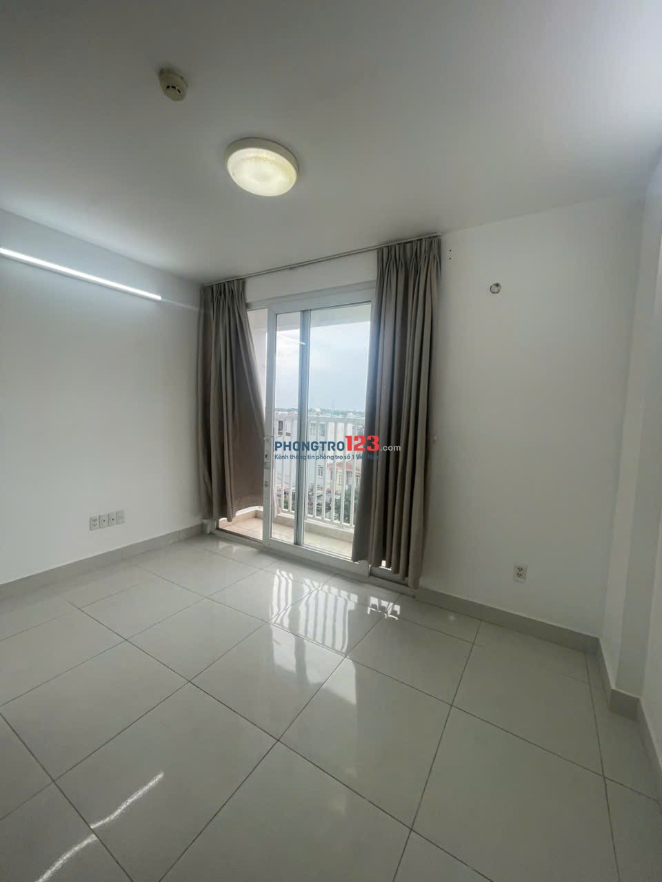 Cho thuê phòng FULL ban công trong chung cư TARA RESIDENCE