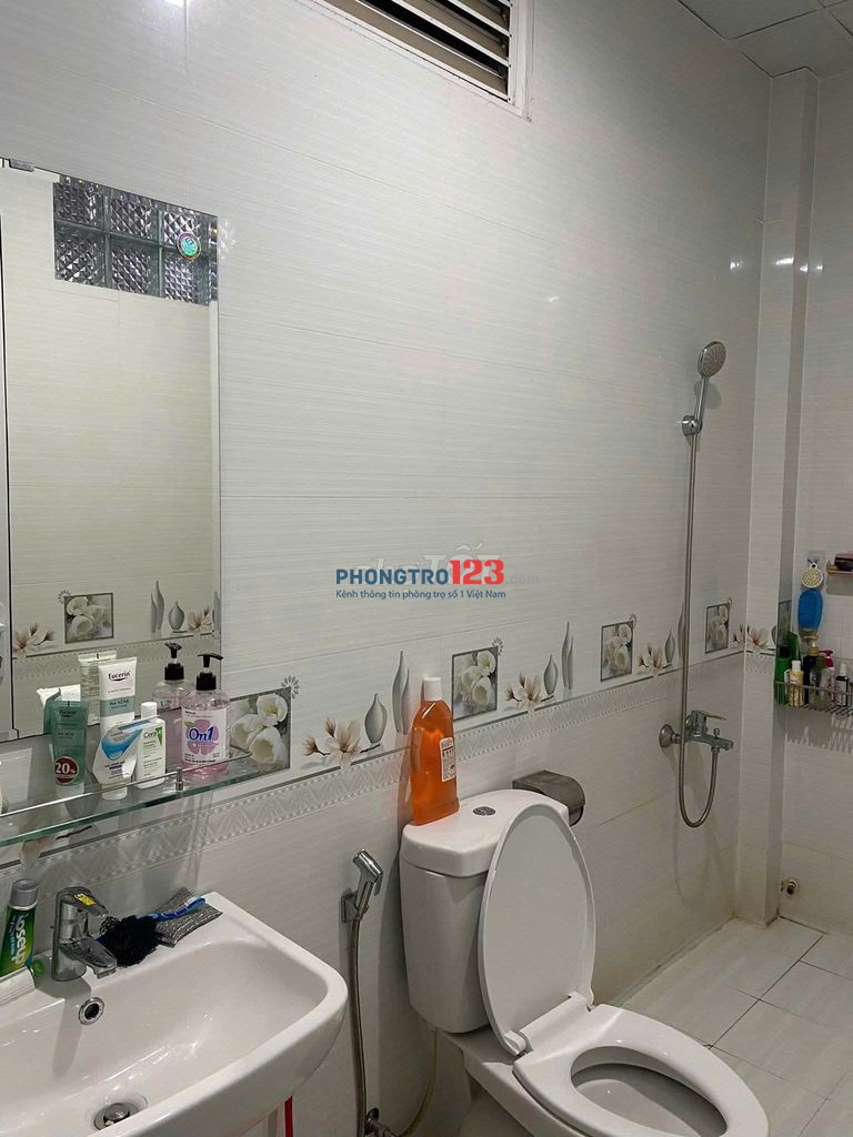 Tìm nữ ở ghép - 35 m² full nội thất, thang máy - Trần Trọng Cung, Q7