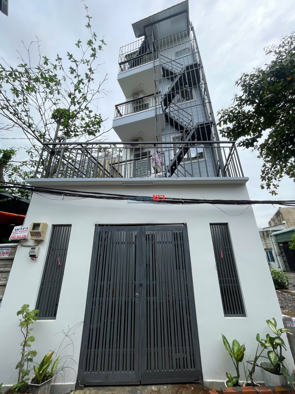 Cho thuê căn hộ mới xây dựng , đường 10, phường tăng Nhơn Phú B, có máy lạnh, wifi, nhà rất đẹp,