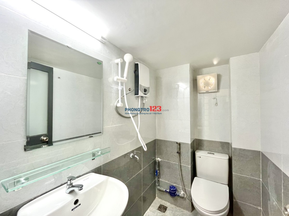 GÁC LỬNG MỚI, CỬA SỔ THOÁNG NGAY CHỢ HOÀNG HOA THÁM