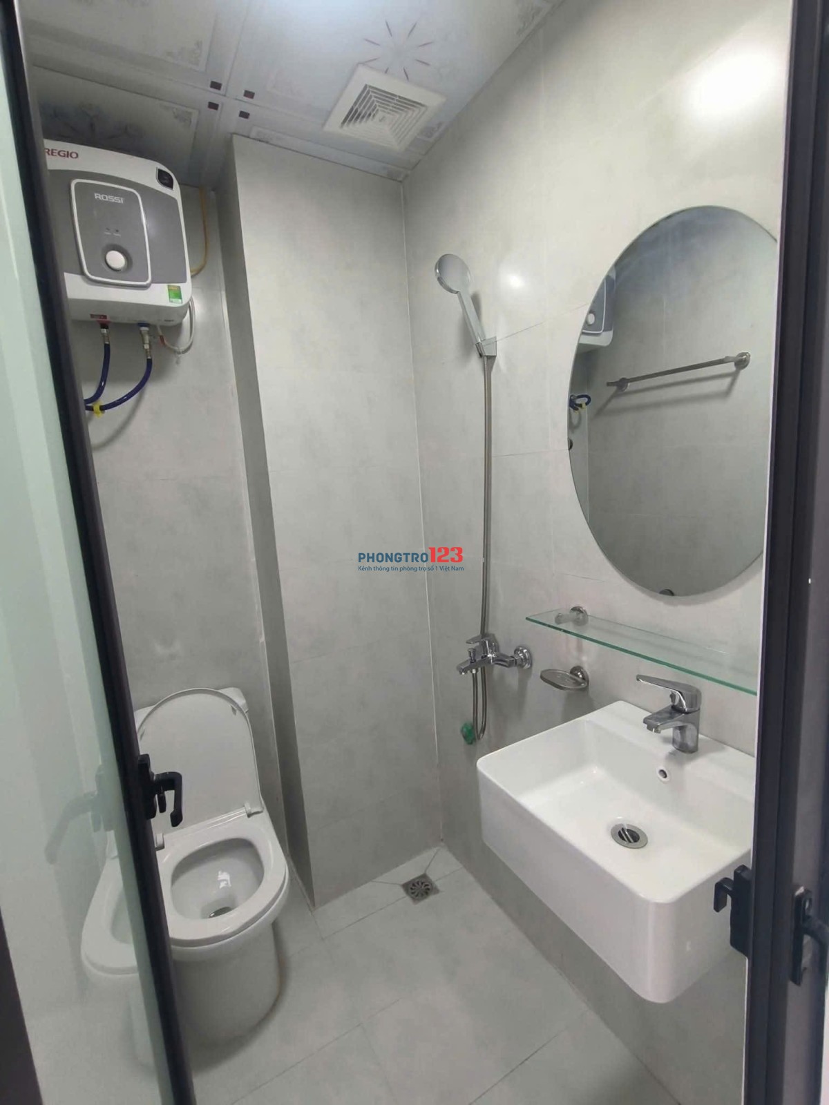 Pass phòng hợp đồng còn 12 tháng tính từ tháng 7 này