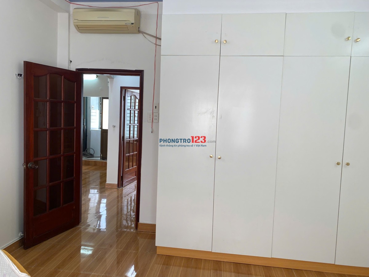 Cho thuê căn hộ chính chủ, cực kỳ rộng rãi và thoáng mát, vừa sơn mới