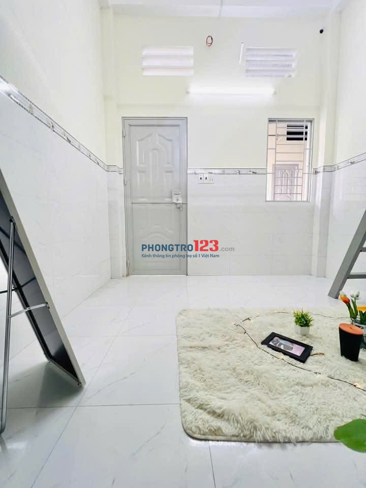 TRỐNG VÀI MÃ DUPLEX CÓ MÁY LẠNH NGAY SÂN GOLF TÂN SƠN NHẤT