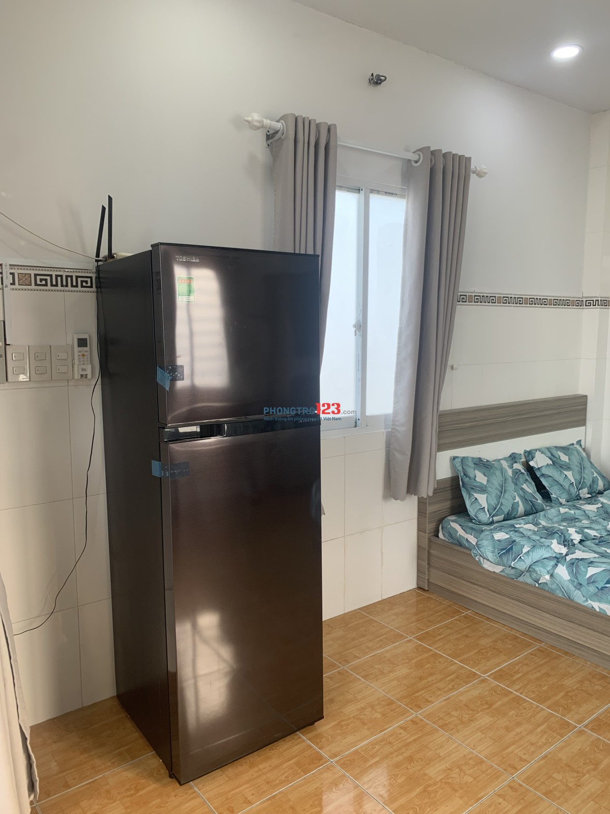 Phòng ban công 25m2 full nội thất Khánh Hội Q.4