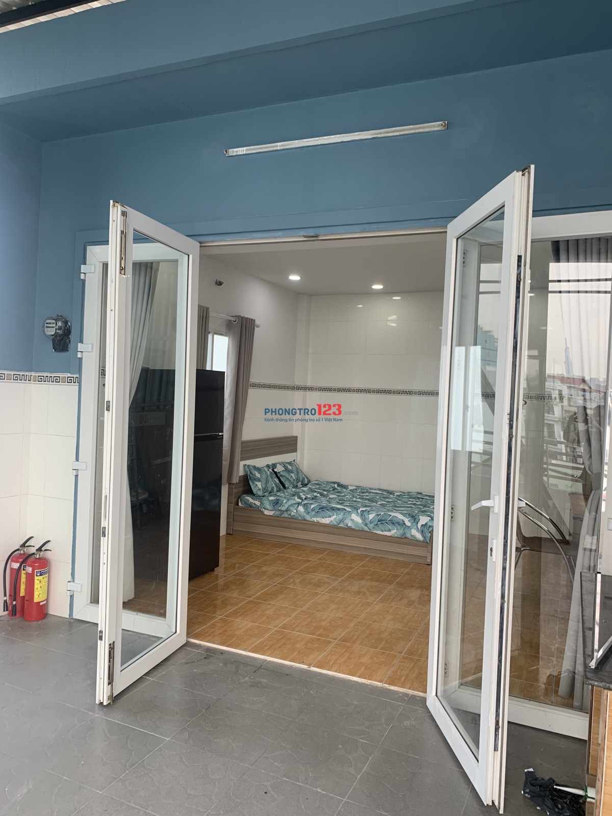 Phòng ban công 25m2 full nội thất Khánh Hội Q.4