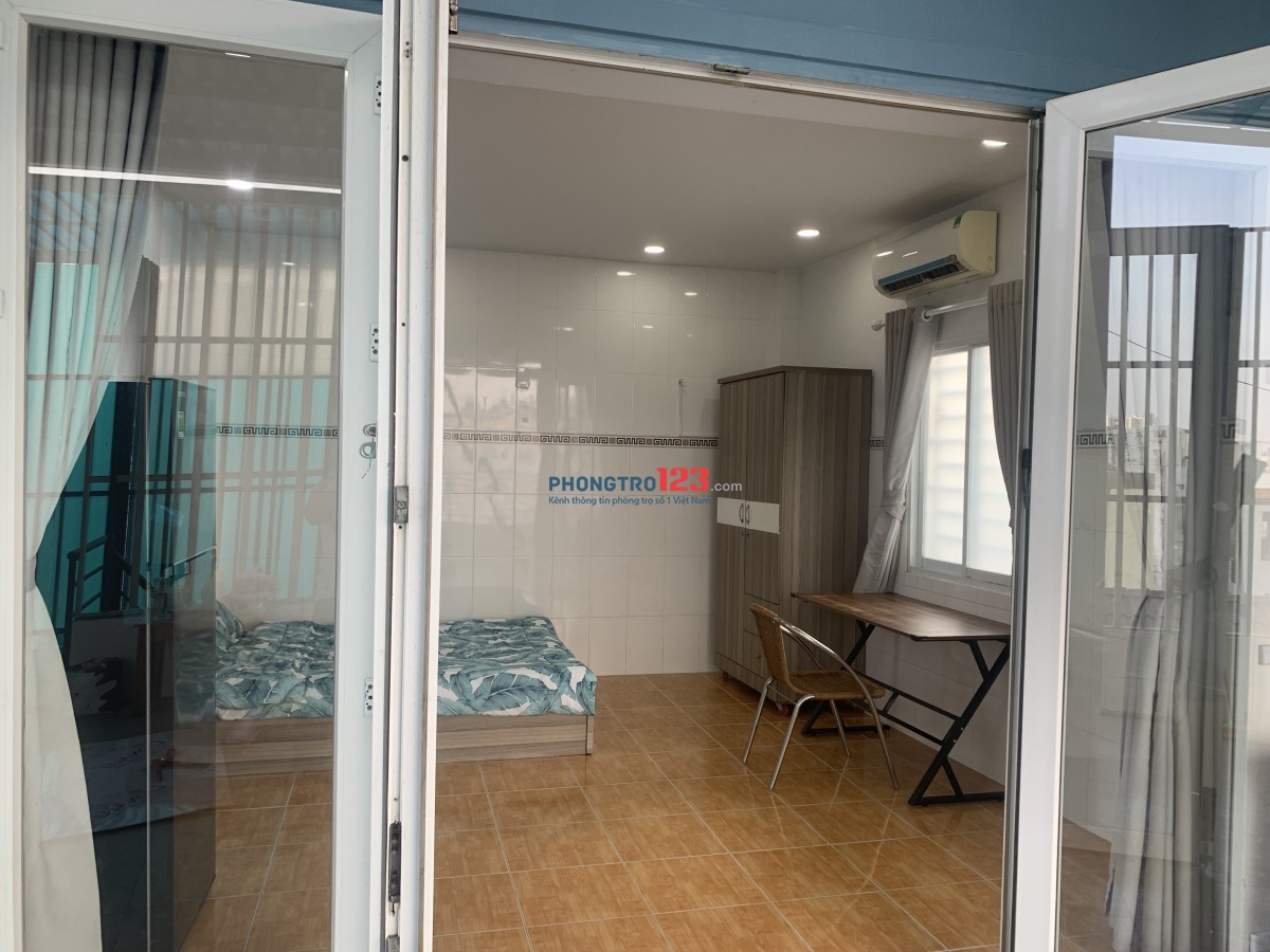 Phòng ban công 25m2 full nội thất Khánh Hội Q.4
