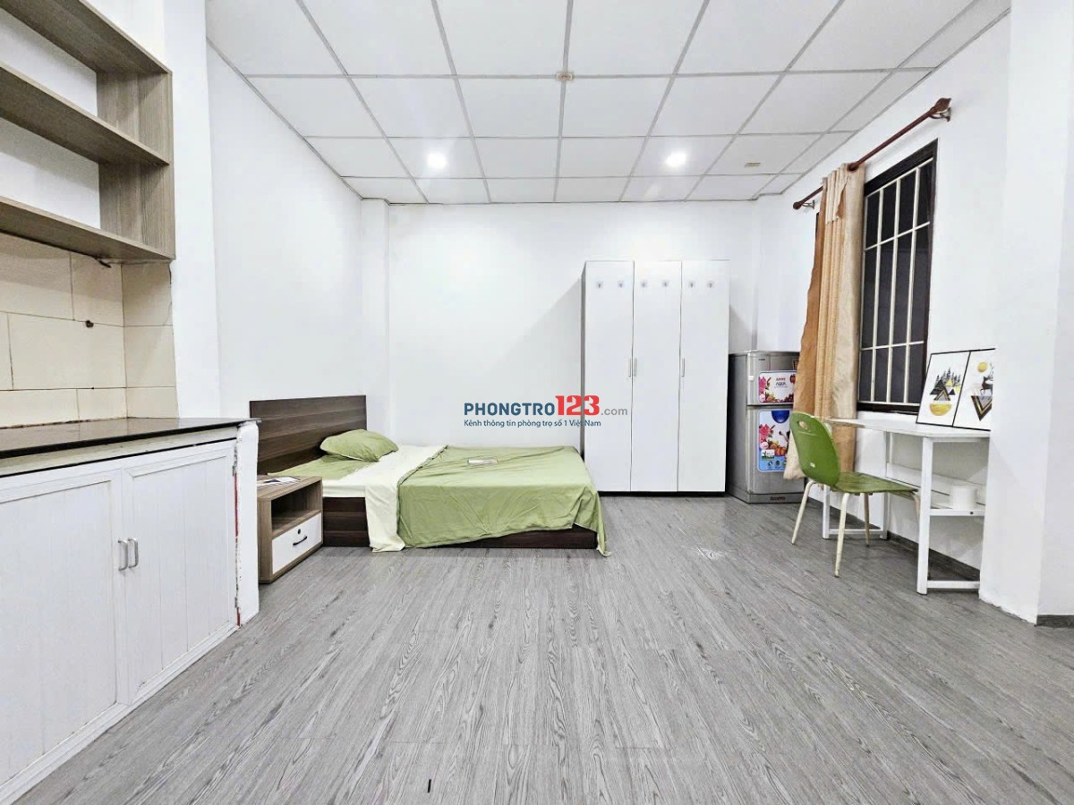 Phòng Trọ Full Nội Thất 30m2 Có Thang Máy Đường Chu Văn An Gần Ngã Tư Hàng Xanh, Chợ Bà Chiểu