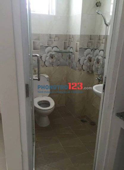 Cho thuê phòng trọ 20m2, có máy lạnh, thang máy tại khu vực quận Tân Bình, TPHCM
