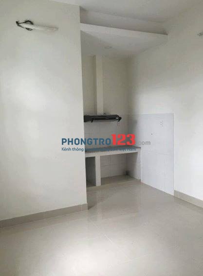 Cho thuê phòng trọ 20m2, có máy lạnh, thang máy tại khu vực quận Tân Bình, TPHCM