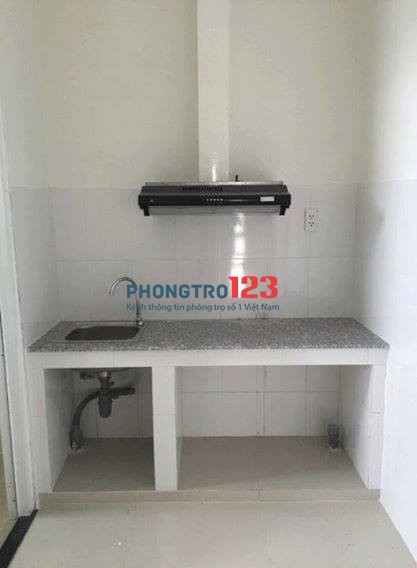 Cho thuê phòng trọ 20m2, có máy lạnh, thang máy tại khu vực quận Tân Bình, TPHCM