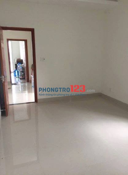 Cho thuê phòng trọ 20m2, có máy lạnh, thang máy tại khu vực quận Tân Bình, TPHCM