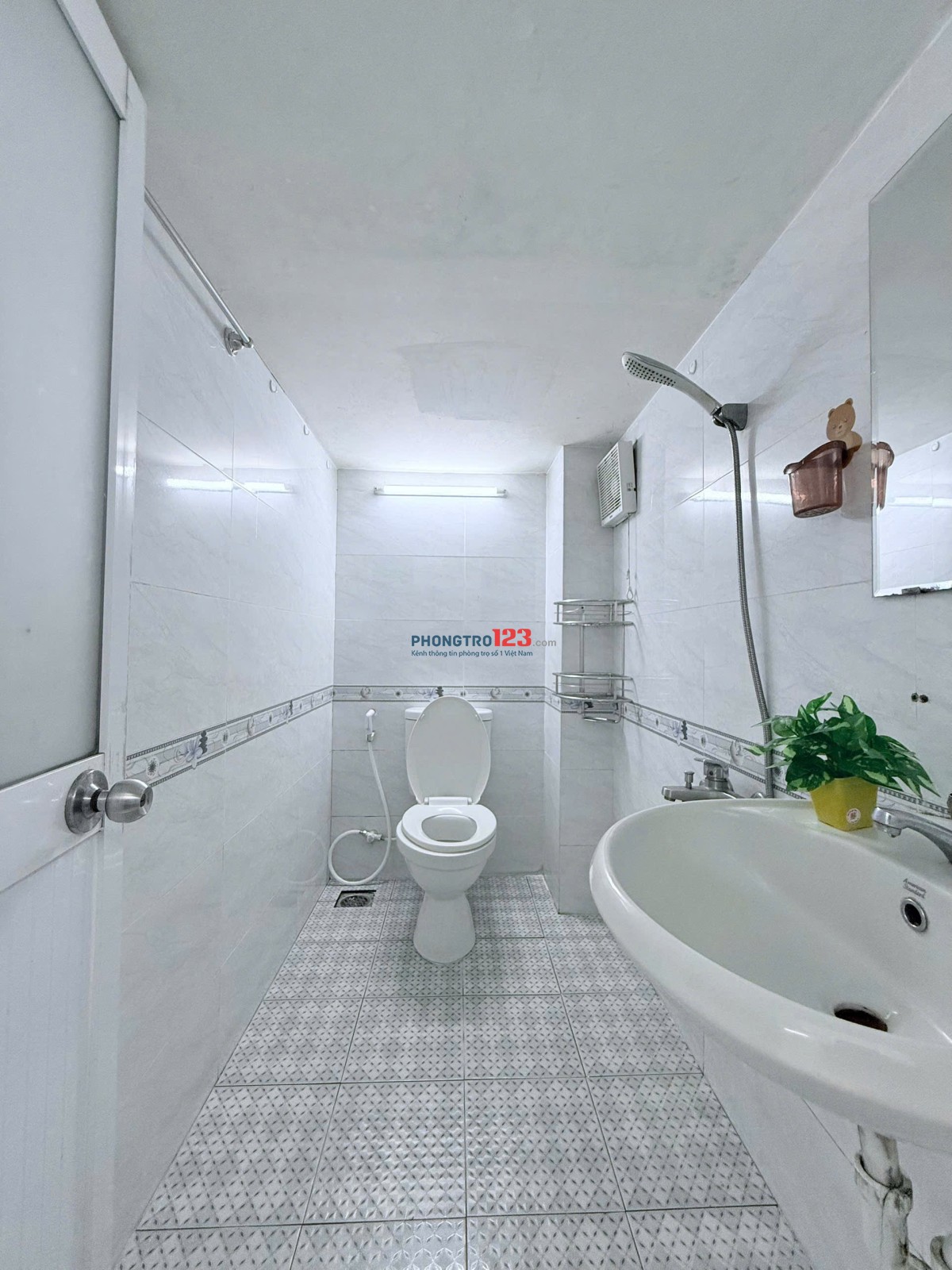 Cho Thuê Phòng Trọ Duplex Gần Đại Học Công Thương Giá Chỉ 4trx