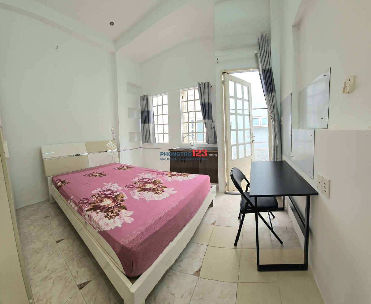 Phòng ban công vừa trống chỉ 3,7tr có thể ở ngayĐịa chỉ: 98/21 Thích Quảng Đức, Phú Nhuận