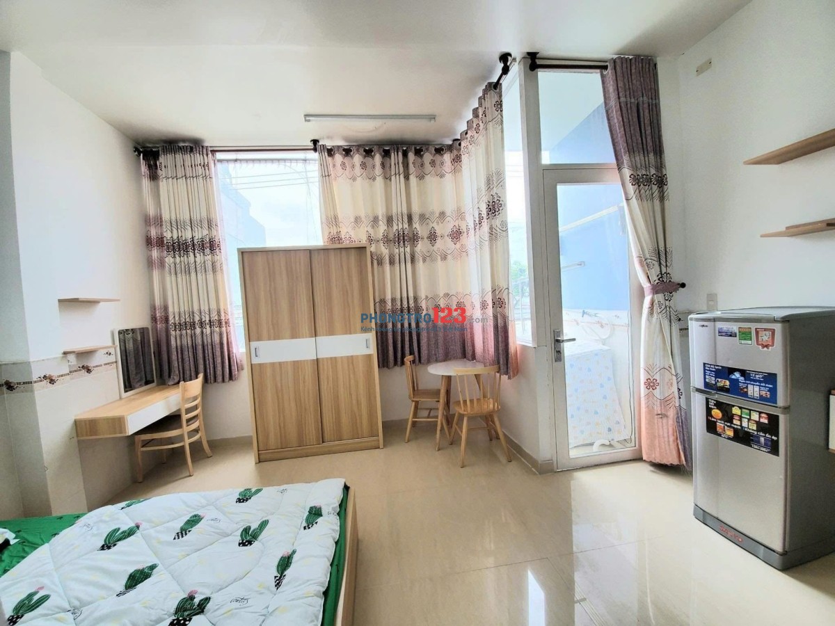 Cho Thuê Căn Hộ Ban Công Full NT _ Nơ Trang Long Gần ĐH Văn Lang CS3