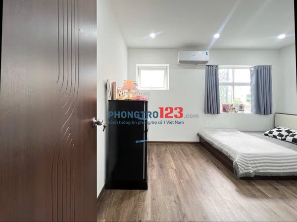 Cho thuê phòng 35m2 cửa sổ lớn Full NT Bùi Đình Túy gần Ngã Tư Hàng Xanh gần Q1, Phú Nhuận, Gò Vấp
