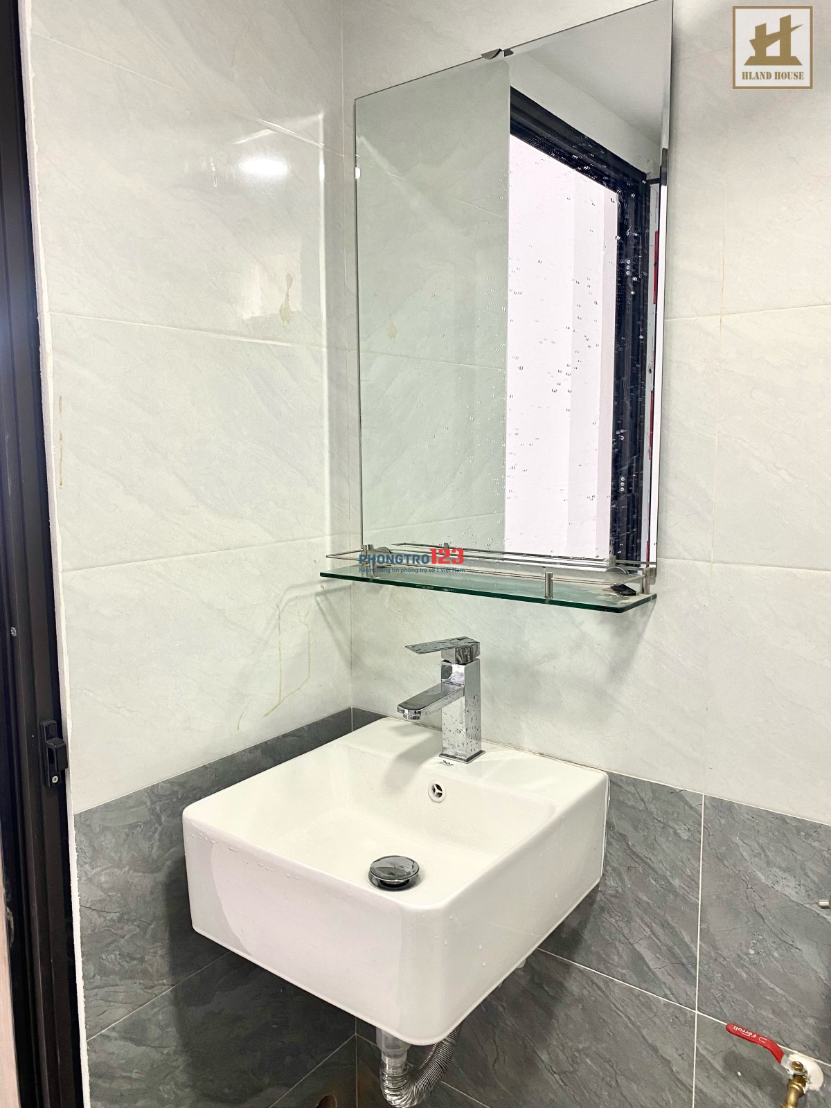 Cho thuê phòng full nội thất tại Xa La, giá chỉ 3tr8, cách Mường Thanh Xa La 200m, có ban công
