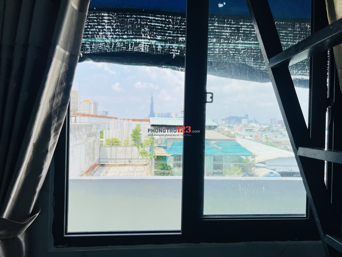 Phòng mới có gác, Máy Lạnh,Thang Máy. Gần Gigamall