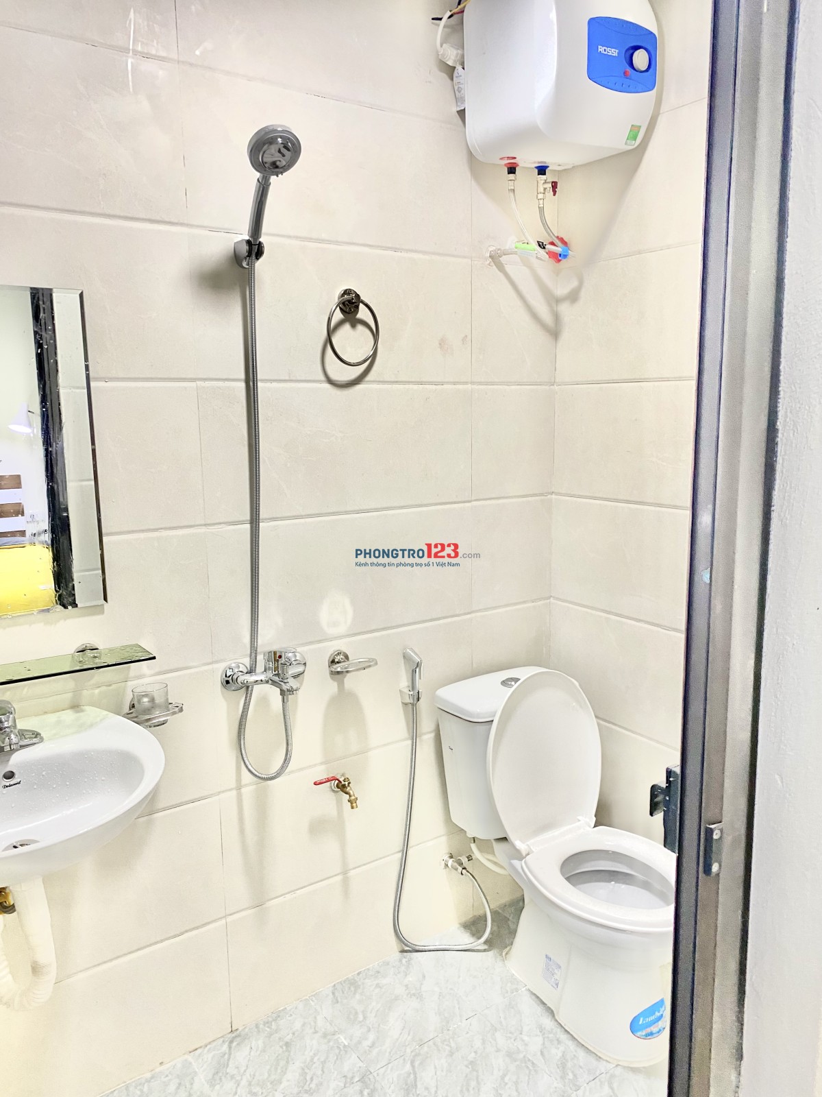 Phòng full nội thất, giá tốt tại 39 Yên Xá, ngay gần bệnh viện 103, hồ Văn Quán