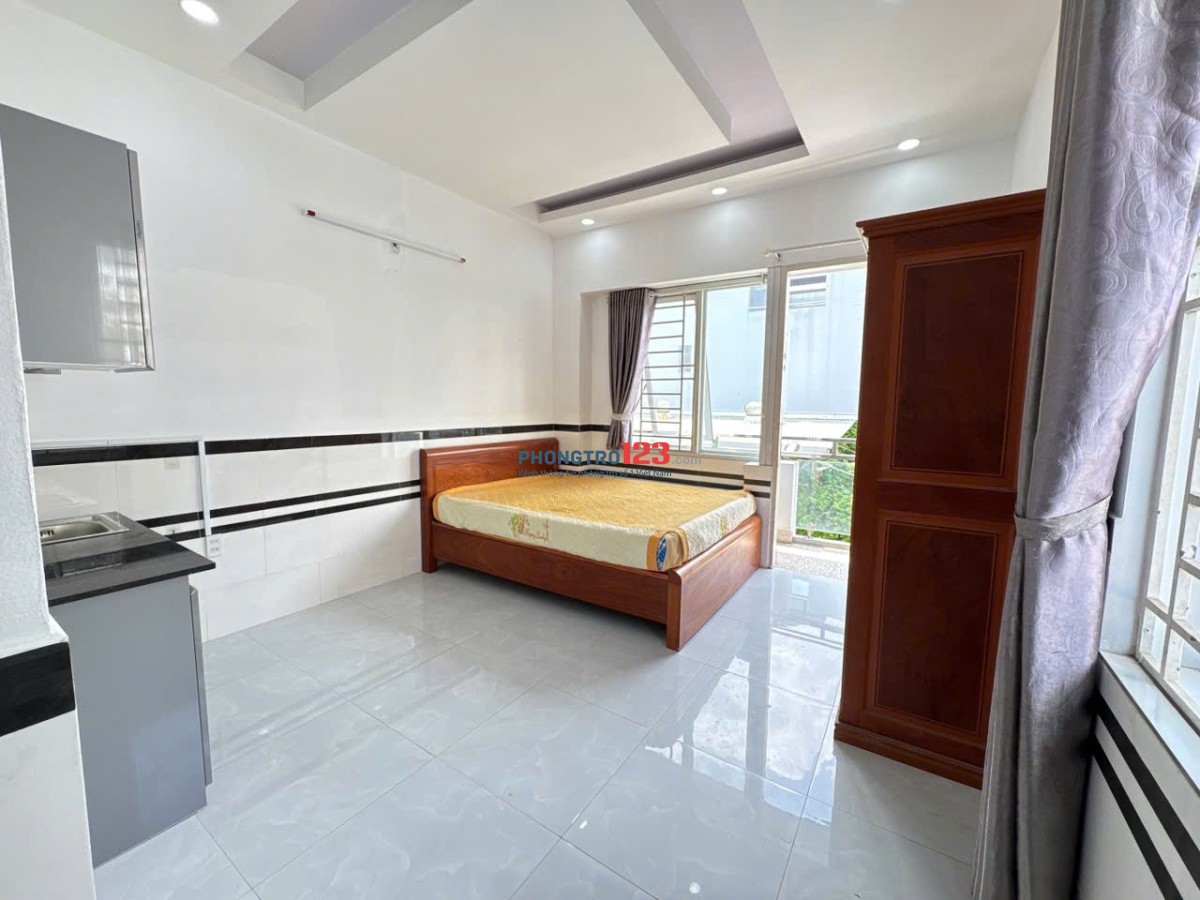 STUDIO BAN CÔNG THOÁNG MÁT - GIÁ RẺ
