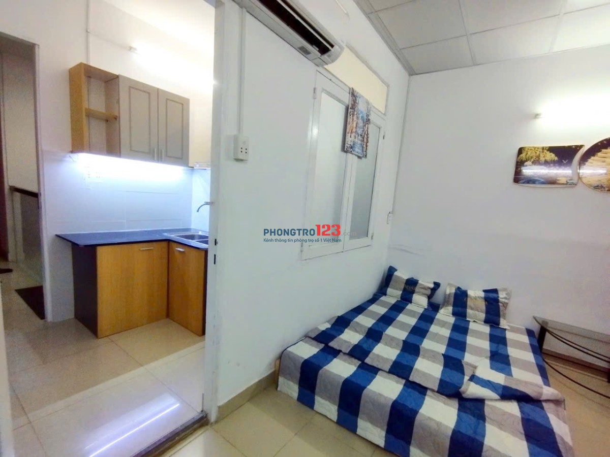 Cho Thuê Căn Hộ 1 Phòng Ngủ, Ban Công, Tách Bếp - Rộng 35m2, Đường Nơ Trang Long - Gần ĐH Văn Lang