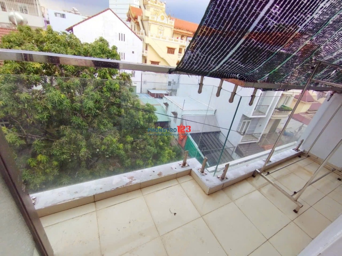 Cho Thuê Căn Hộ 1 Phòng Ngủ, Ban Công, Tách Bếp - Rộng 35m2, Đường Nơ Trang Long - Gần ĐH Văn Lang