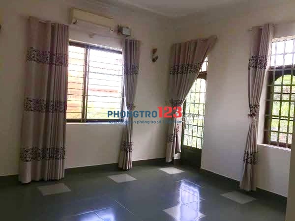 Cho thuê phòng trọ ban công thoáng mát, trung tâm quận 10