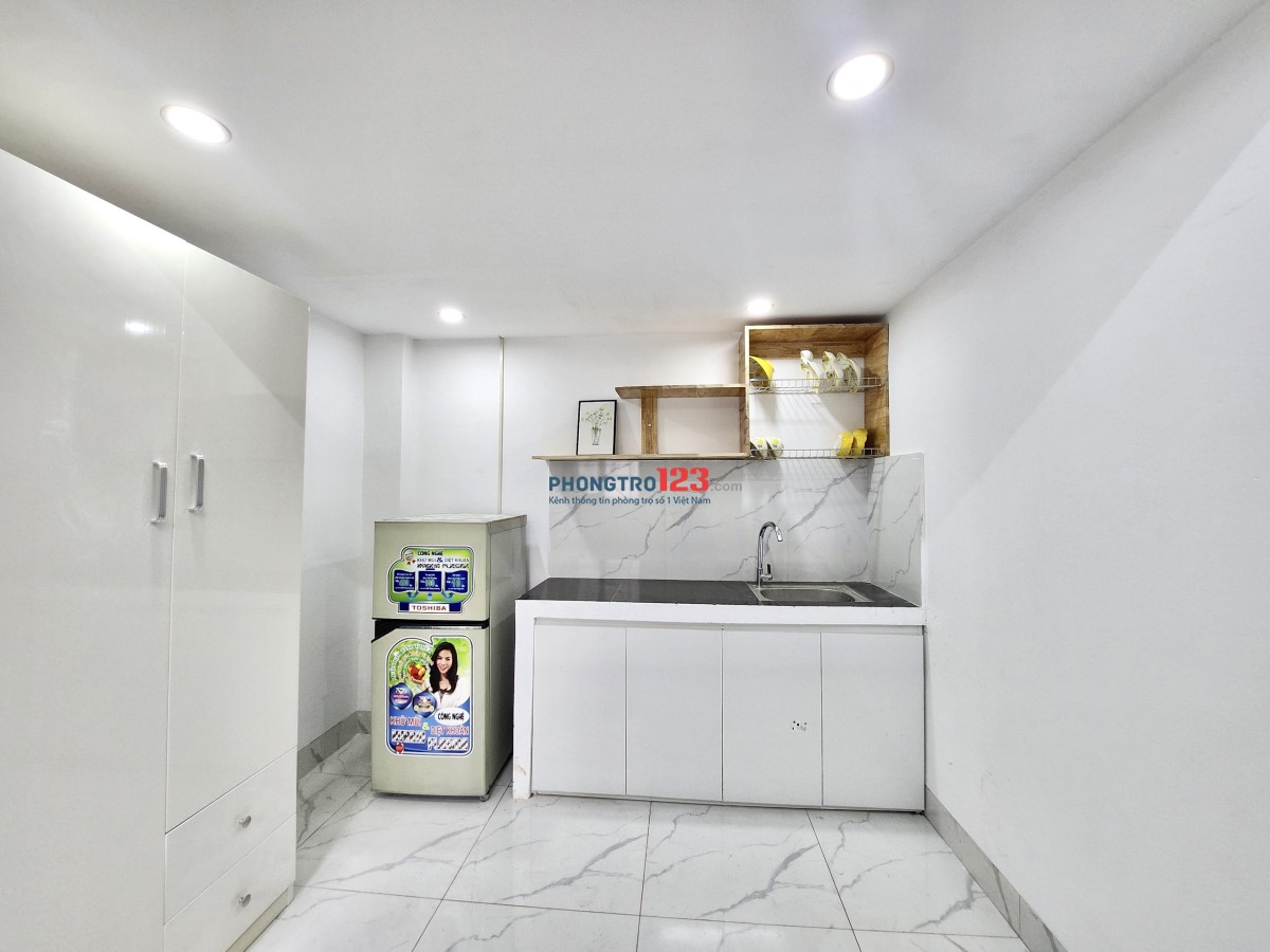 Cho thuê phòng tại 39 Yên Xá, giá chỉ 3,3 triệu, 25m2, ngay gần bệnh viện 103, hồ Văn Quán