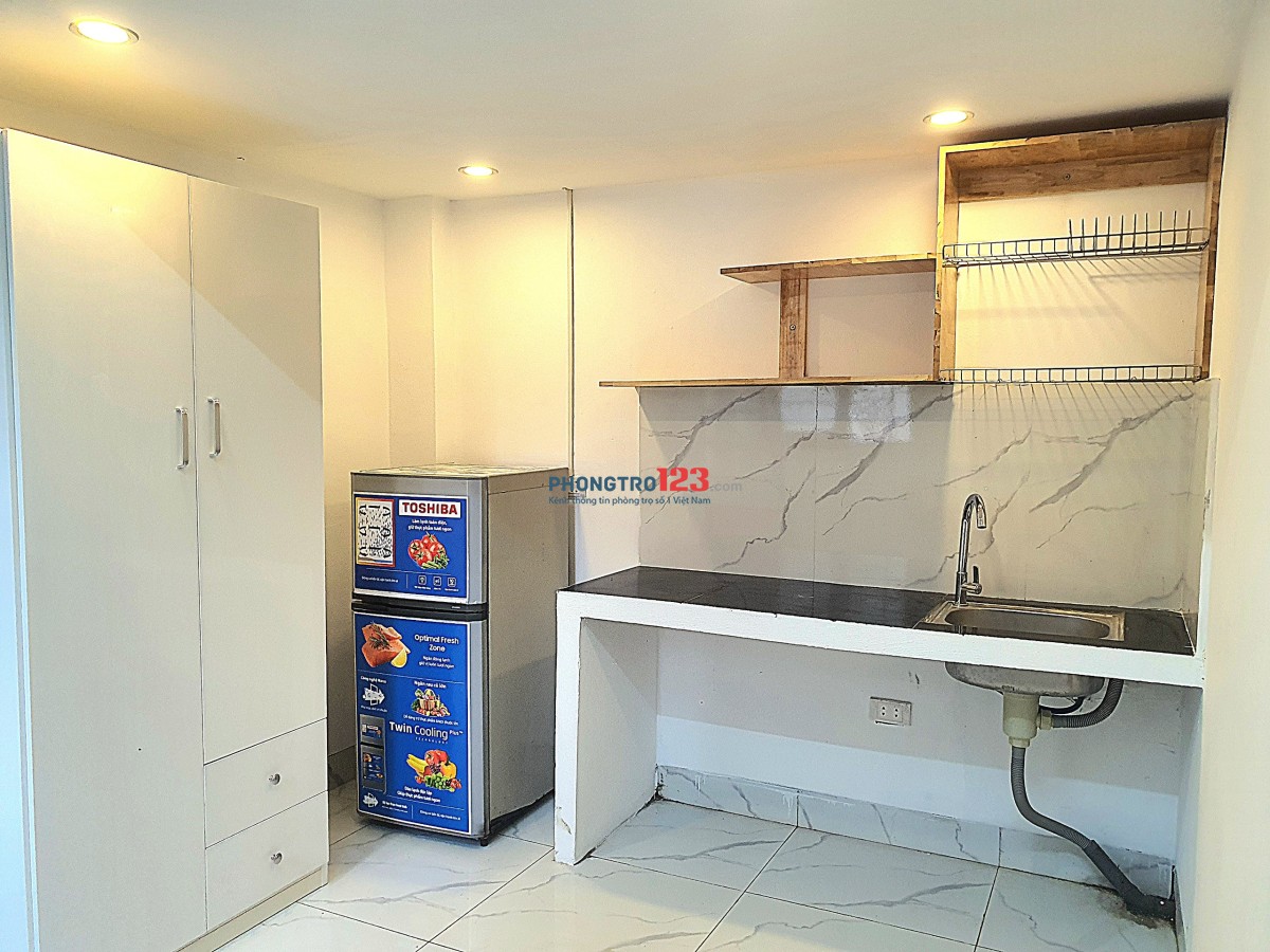 Cho thuê phòng tại 39 Yên Xá, giá chỉ 3,3 triệu, 25m2, ngay gần bệnh viện 103, hồ Văn Quán