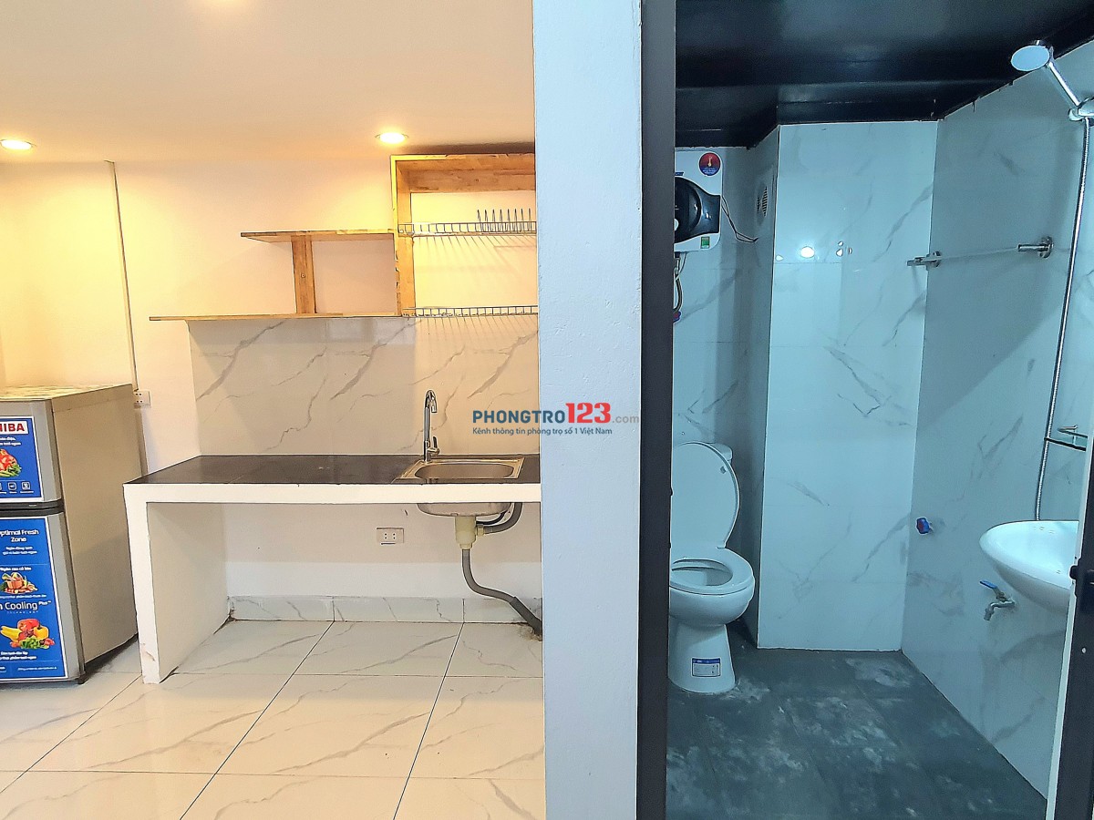 Cho thuê phòng tại 39 Yên Xá, giá chỉ 3,3 triệu, 25m2, ngay gần bệnh viện 103, hồ Văn Quán