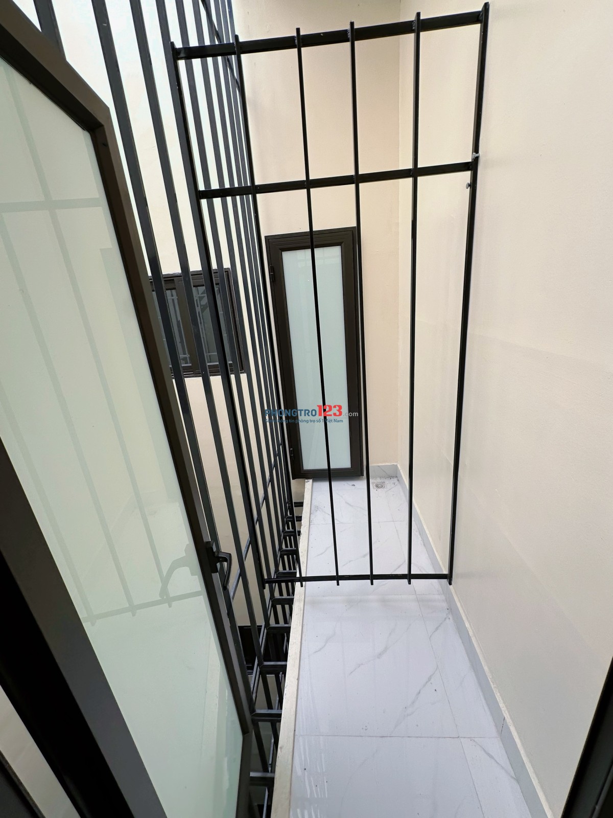 Cho thuê căn hộ mini full đồ, giá 3,6 triệu tại Nguyễn Khuyến, gần hồ Văn Quán, viện 103