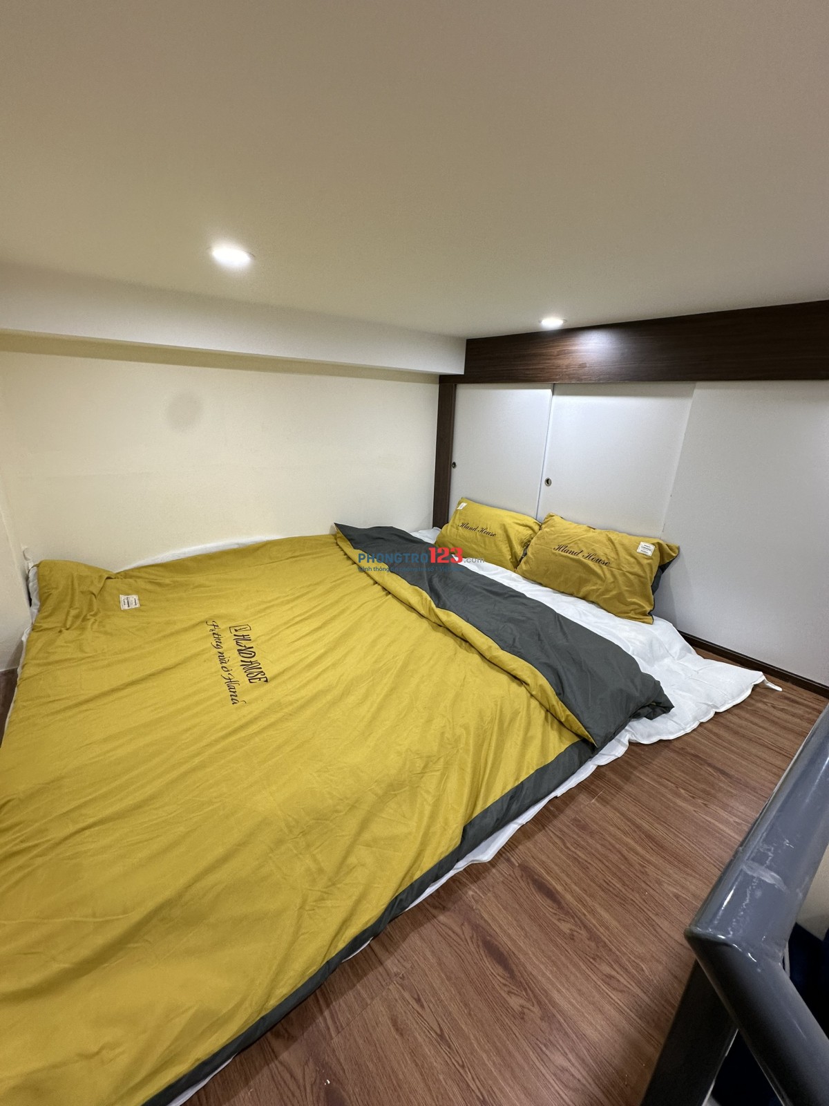 Cho thuê căn hộ mini full đồ, giá 3,6 triệu tại Nguyễn Khuyến, gần hồ Văn Quán, viện 103