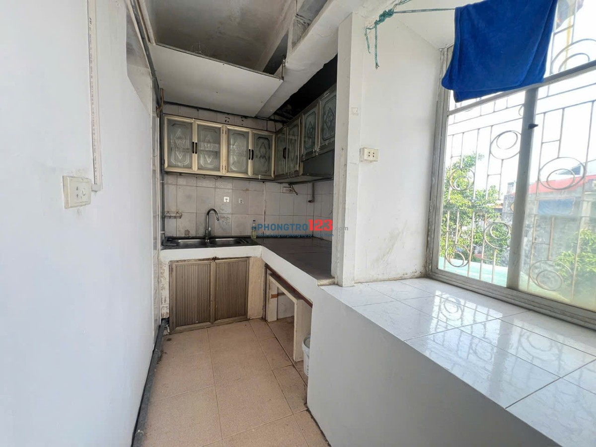 Cho thuê căn hộ tập thể mặt đường Trần Khát Chân, Hai Bà Trưng, Hà Nội