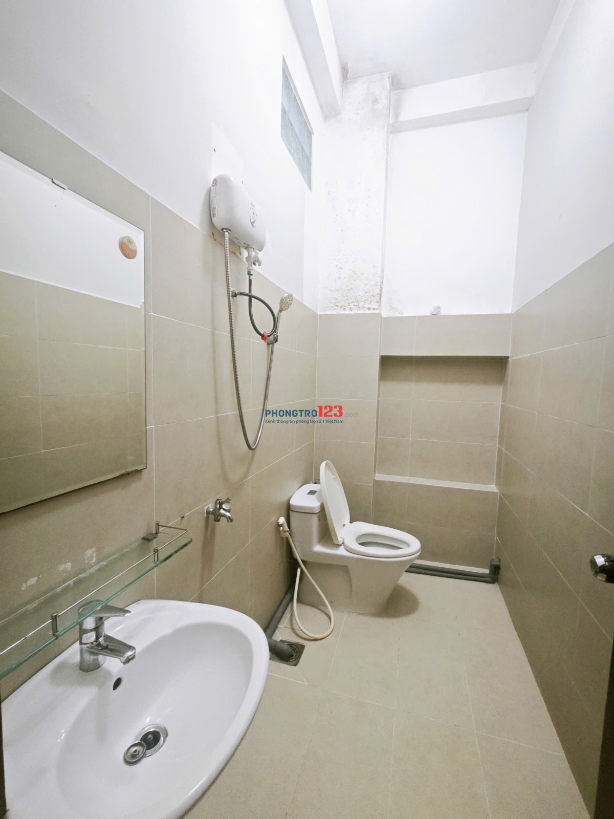 Phòng Trọ Full Nội Thất Ban Công Đường Nguyễn Xí Gần Hutech, ĐH Ngoại Thương, GTVT, Ngã Tư Hàng Xanh