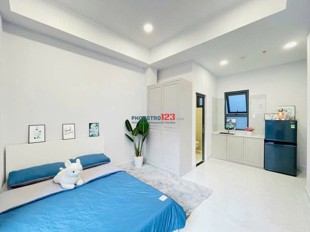Căn Hộ Siêu Đẹp có Bancol - Full Nội Thất Ngay Vòng Xoay Dân Chủ Q3
