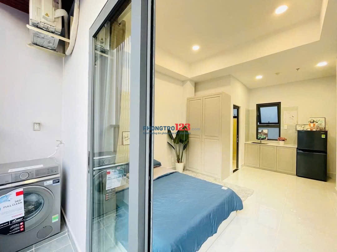Căn Hộ Siêu Đẹp có Bancol - Full Nội Thất Ngay Vòng Xoay Dân Chủ Q3
