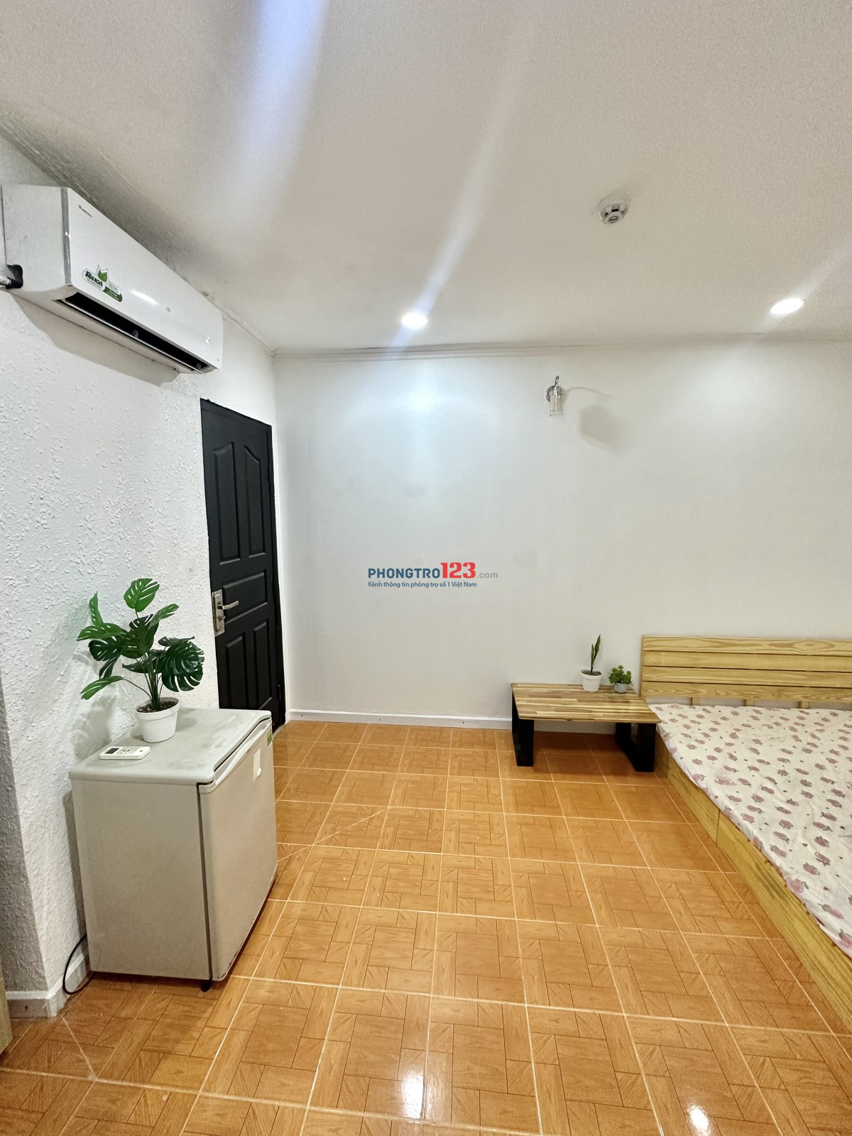 Phòng bờ kè mặt tiền Hoàng Sa, an ninh, giờ giấc tự do, gần cv Lê Thị Riêng
