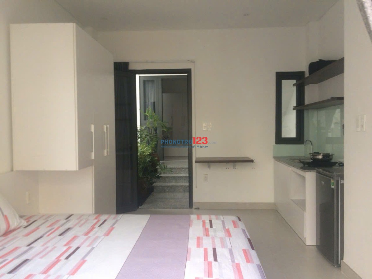 Cho thuê phòng studio đầy đủ nội thất, sáng, mát, gần ngã 4 Hàng Xanh