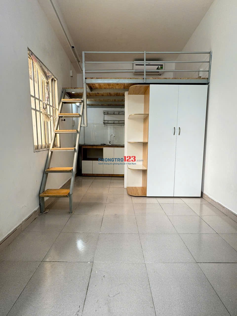 MÁY LẠNH, CỬA SỔ THOÁNG, GIỮ PHÒNG ĐẾN ĐẦU THÁNG 7
