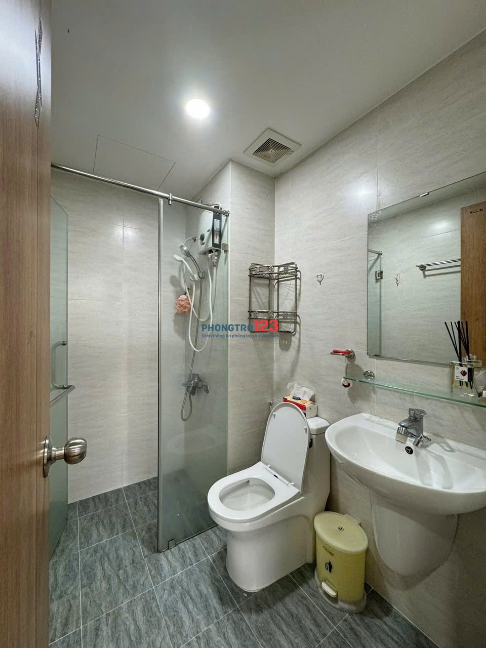 Chung cư Hà Đô, Nguyễn Văn Công, GV: 70m2, 2p ngủ, máy lạnh, 12tr
