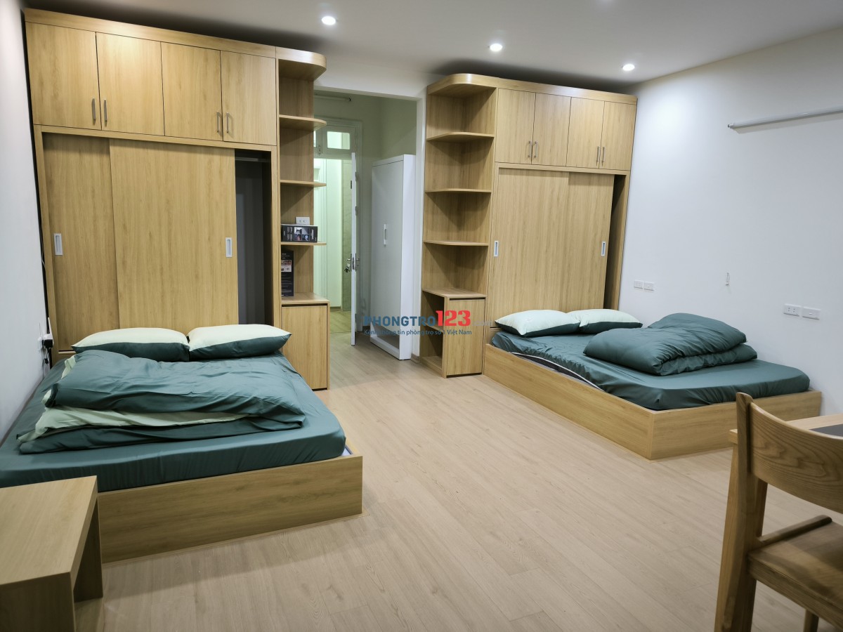 Studio full đồ, ban công mặt phố Vũ Phạm Hàm