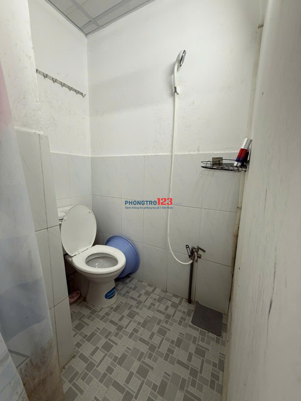 Phòng 1 trệt 1 gác suốt. Có cửa sổ , tolet trong phòng, tầng trệt thoáng mát, khu an ninh