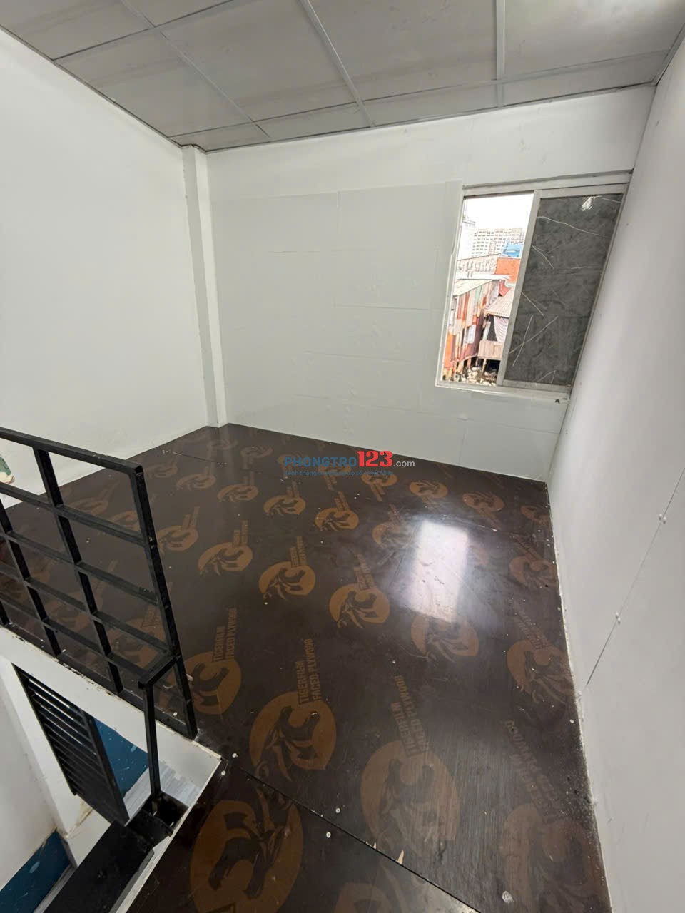 Phòng 1 trệt 1 gác suốt. Có cửa sổ , tolet trong phòng, tầng trệt thoáng mát, khu an ninh