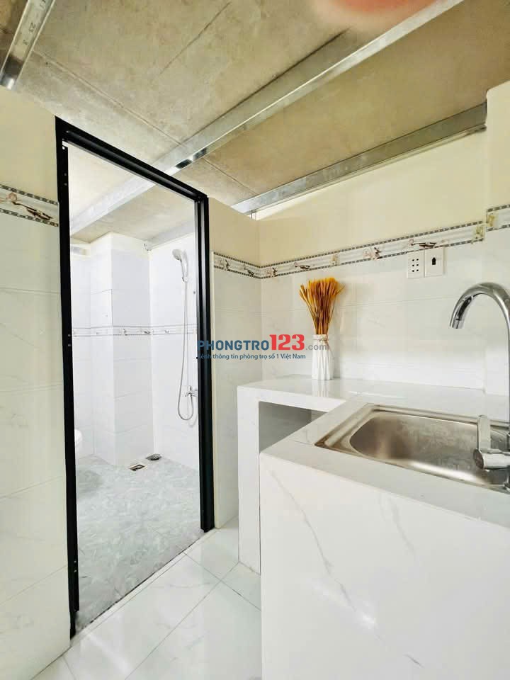 TRỐNG LẠI 1P NGAY CHẾ LAN VIÊN CỬA SỔ TRỜI CHỈ 2TR8 GẦN HUIT