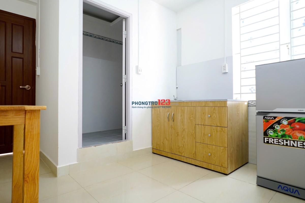 Phòng tách bếp đủ nội thất - 62/1A Trương Công Định Q. Tân Bình ( Gần Etown Cộng Hòa)