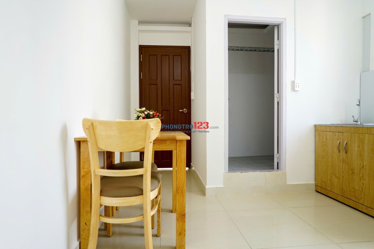 Phòng tách bếp đủ nội thất - 62/1A Trương Công Định Q. Tân Bình ( Gần Etown Cộng Hòa)
