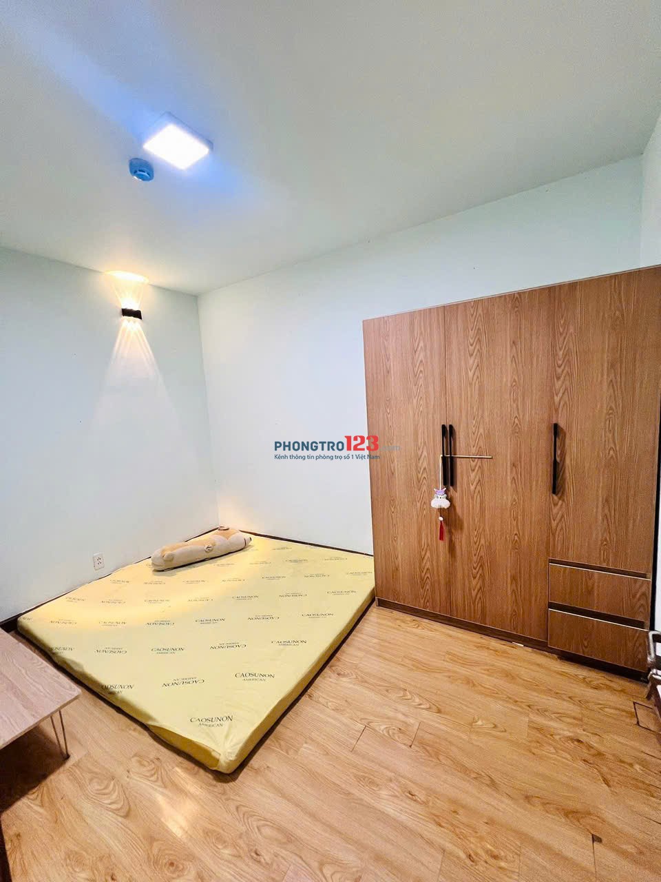 Chung cư Hoa Sen, Lạc Long Quân, Q11: 70m2, 2pn, ban công 10tr