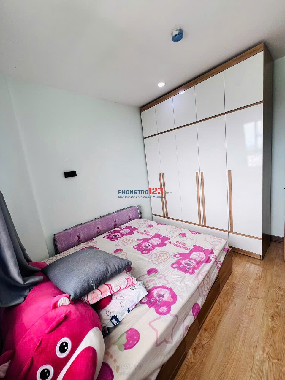 Chung cư Hoa Sen, Lạc Long Quân, Q11: 70m2, 2pn, ban công 10tr